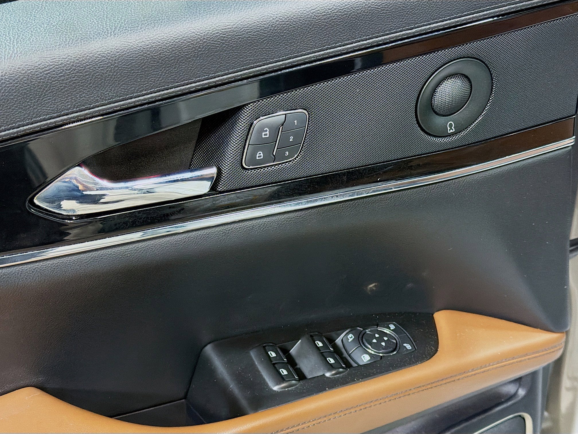 Used 2021 Lincoln Nautilus Reserve image 22