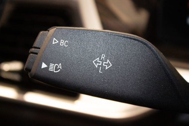 Used 2025 BMW X5 xDrive50e image 26