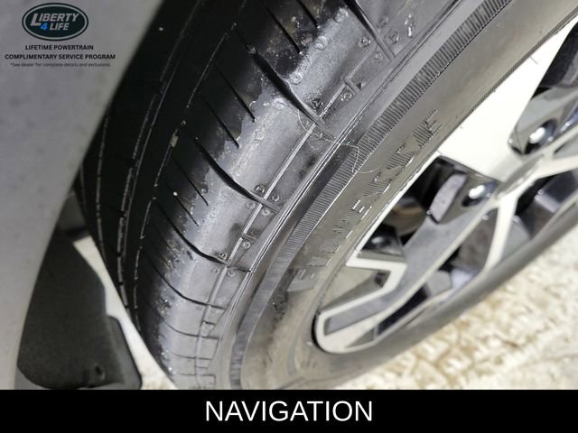 Used 2024 Kia Sportage EX image 11