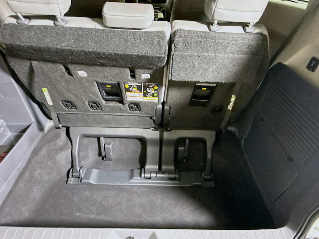 Certified 2023 Toyota Sienna Limited FWD image 24