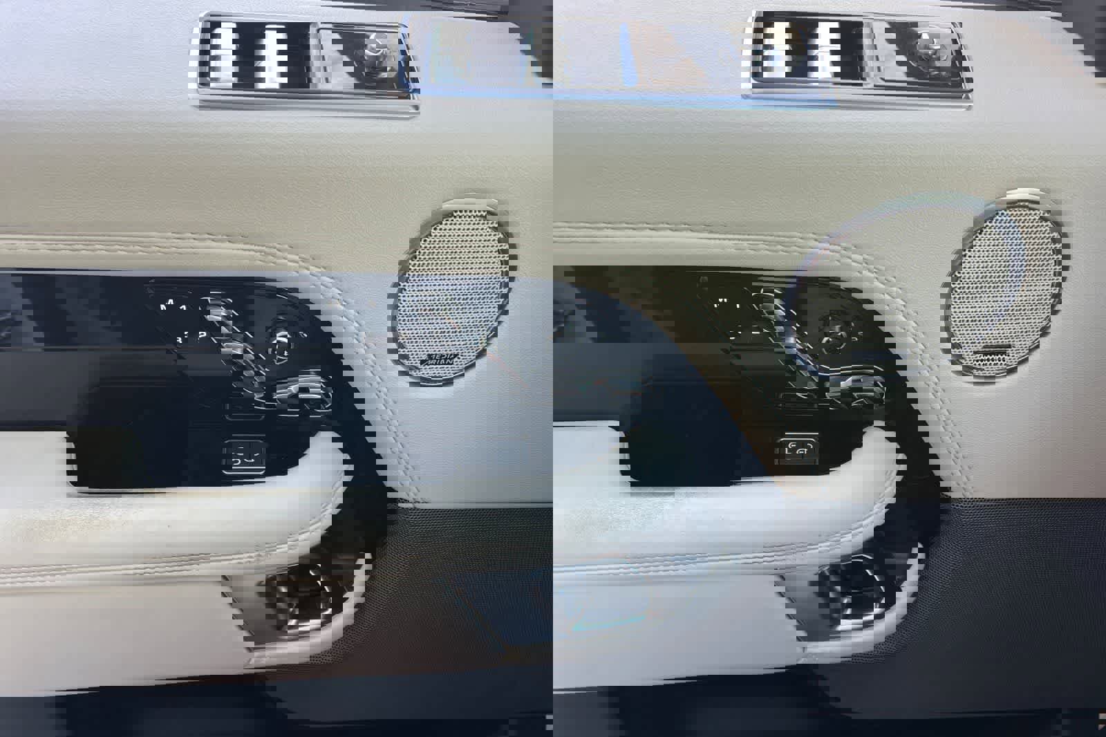 Used 2019 Land Rover Range Rover HSE image 15