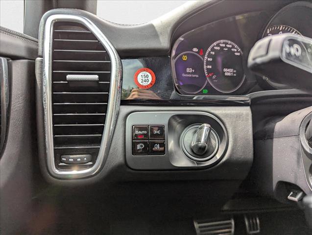 Used 2020 Porsche Cayenne S image 18