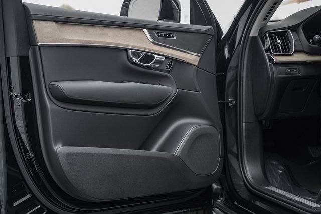 Certified 2025 Volvo XC90 T8 Core w/ Climate Package image 35
