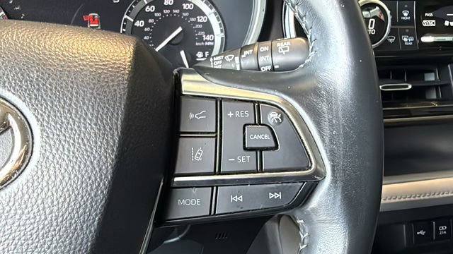 Certified 2021 Toyota Highlander XLE FWD image 22