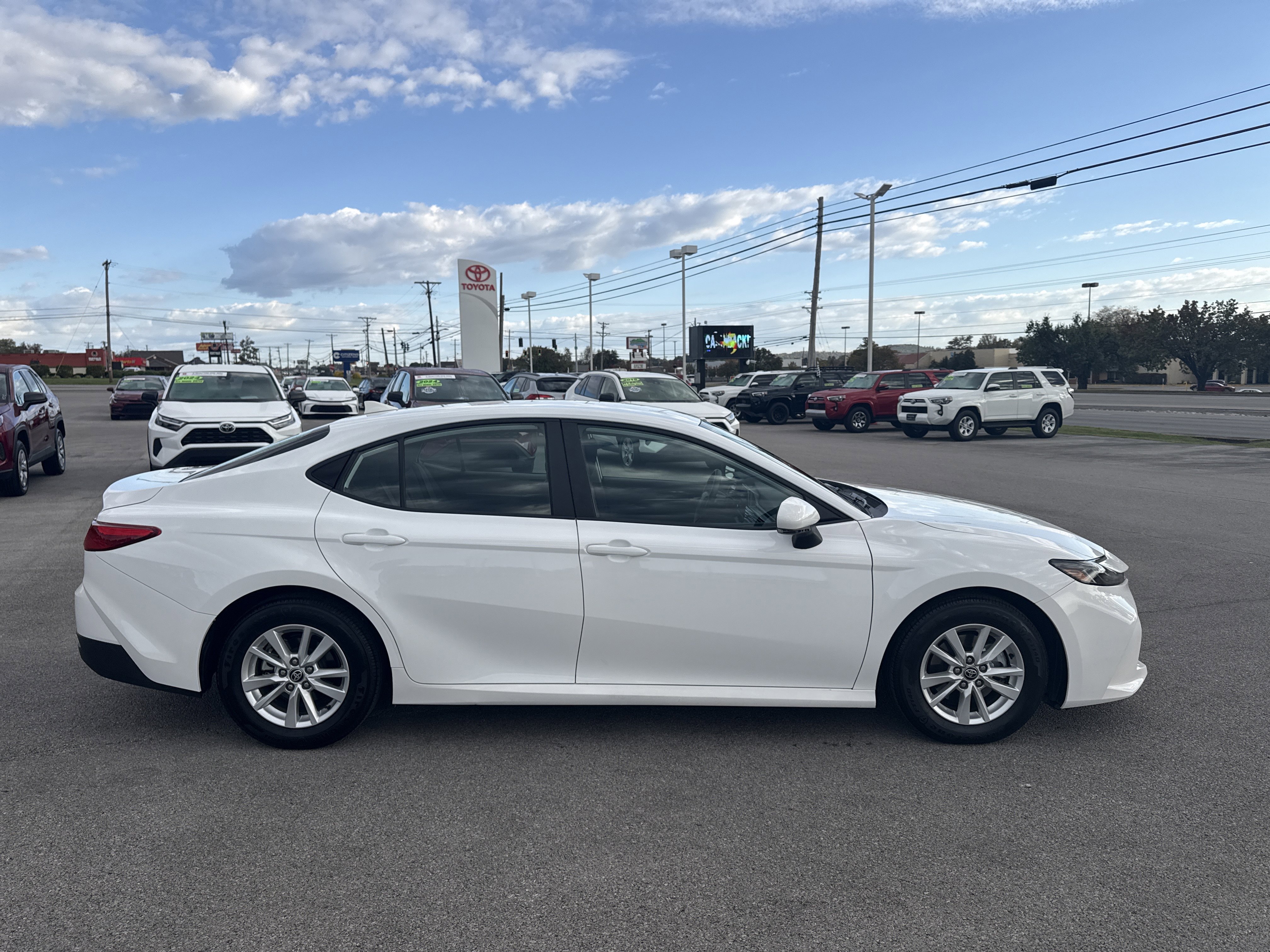Used 2025 Toyota Camry LE image 2