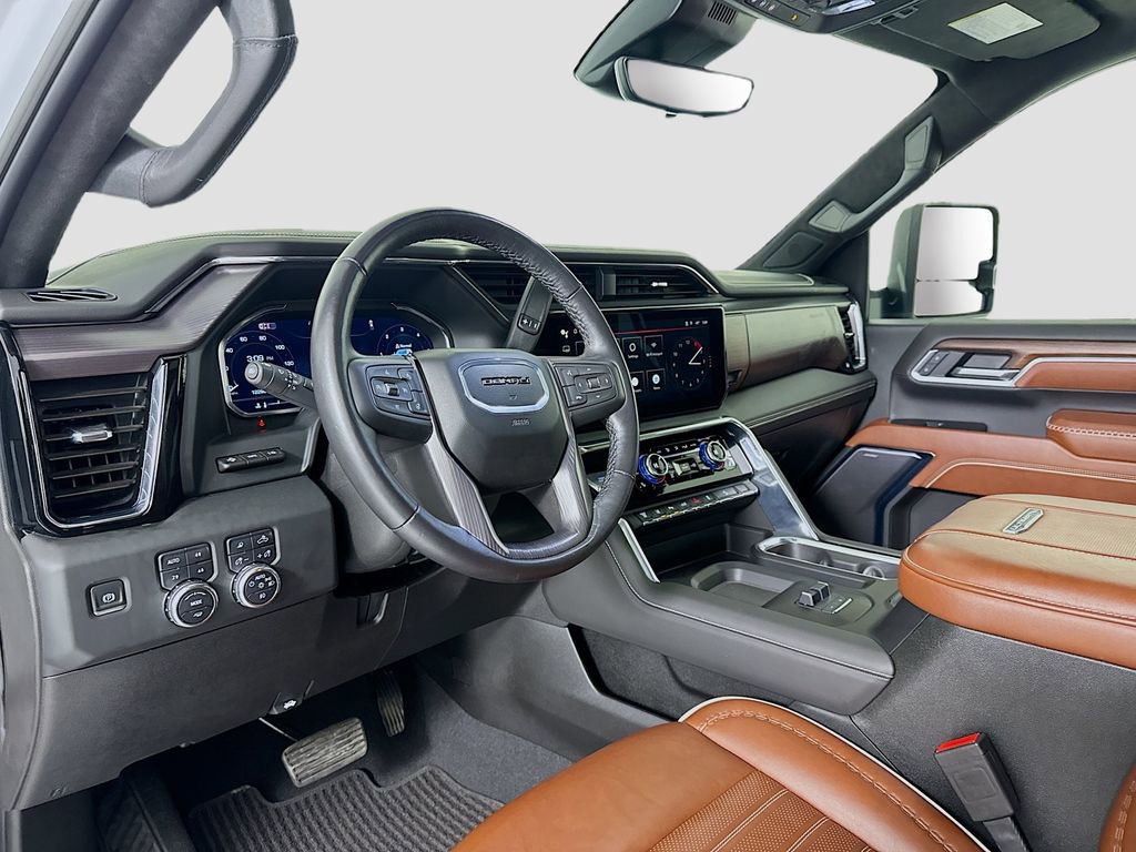 Used 2024 GMC Sierra 3500 Denali Ultimate image 10