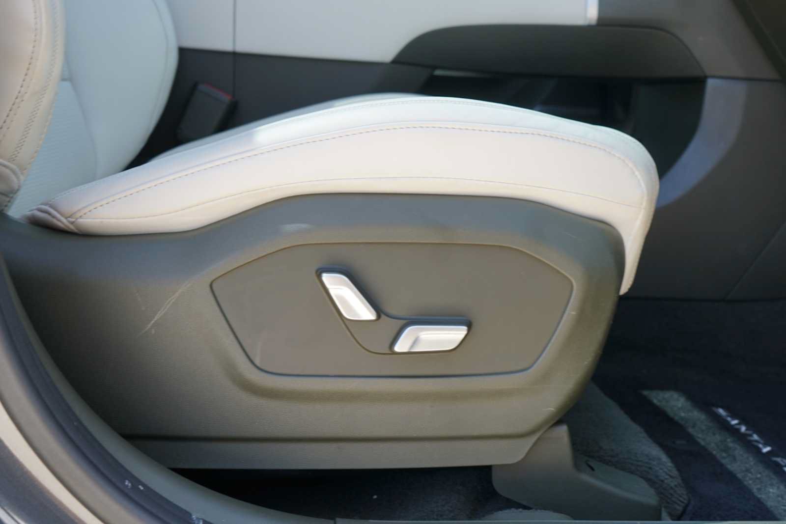 Used 2024 Hyundai Santa Fe Calligraphy FWD image 26