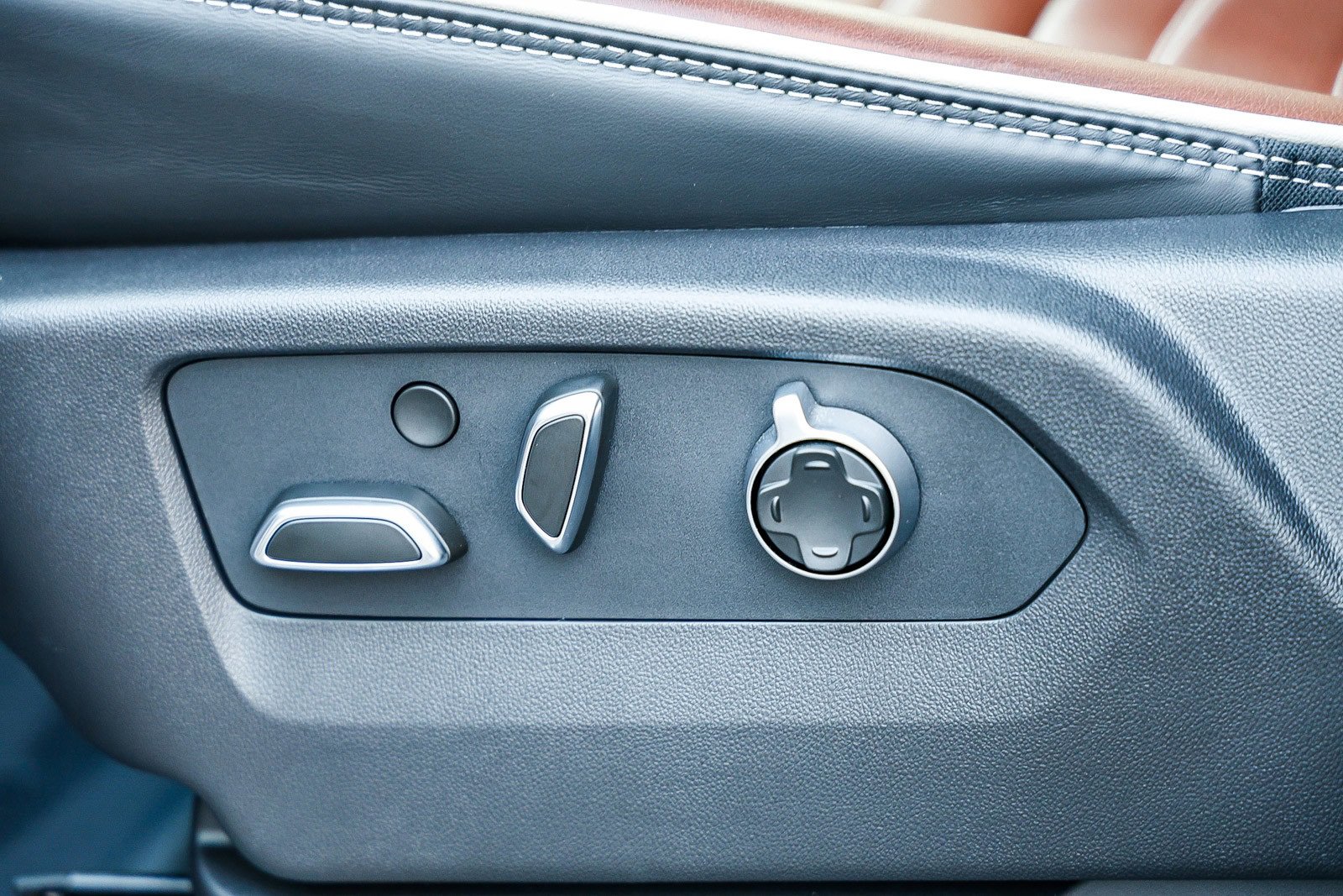 Used 2024 GMC Sierra 3500 Denali Ultimate image 22