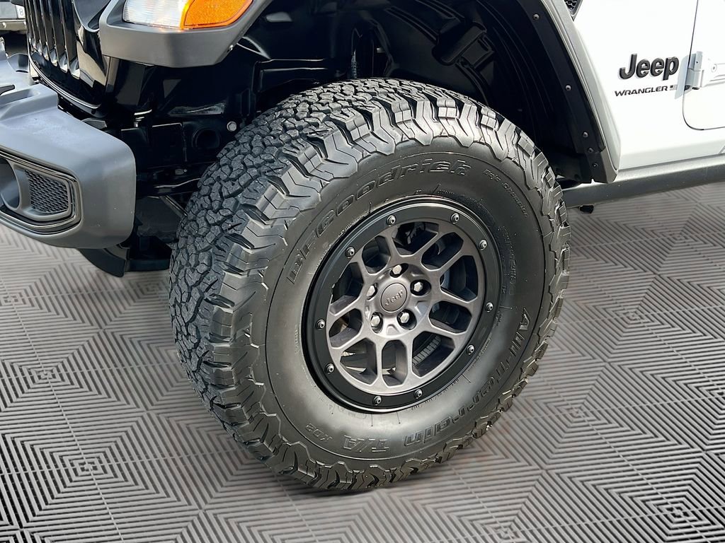 Used 2023 Jeep Wrangler Unlimited Sport w/ Xtreme 35 Tire Package AWD/4WD image 28