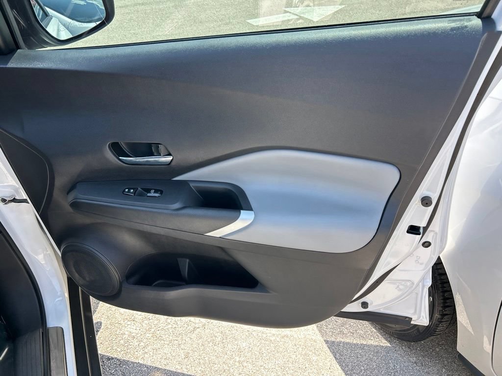 Certified 2024 Nissan Kicks SR w/ SR Premium Package FWD image 40