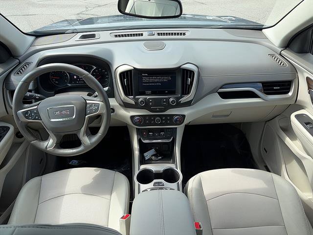 Used 2020 GMC Terrain Denali w/ Denali Premium Package AWD/4WD image 13