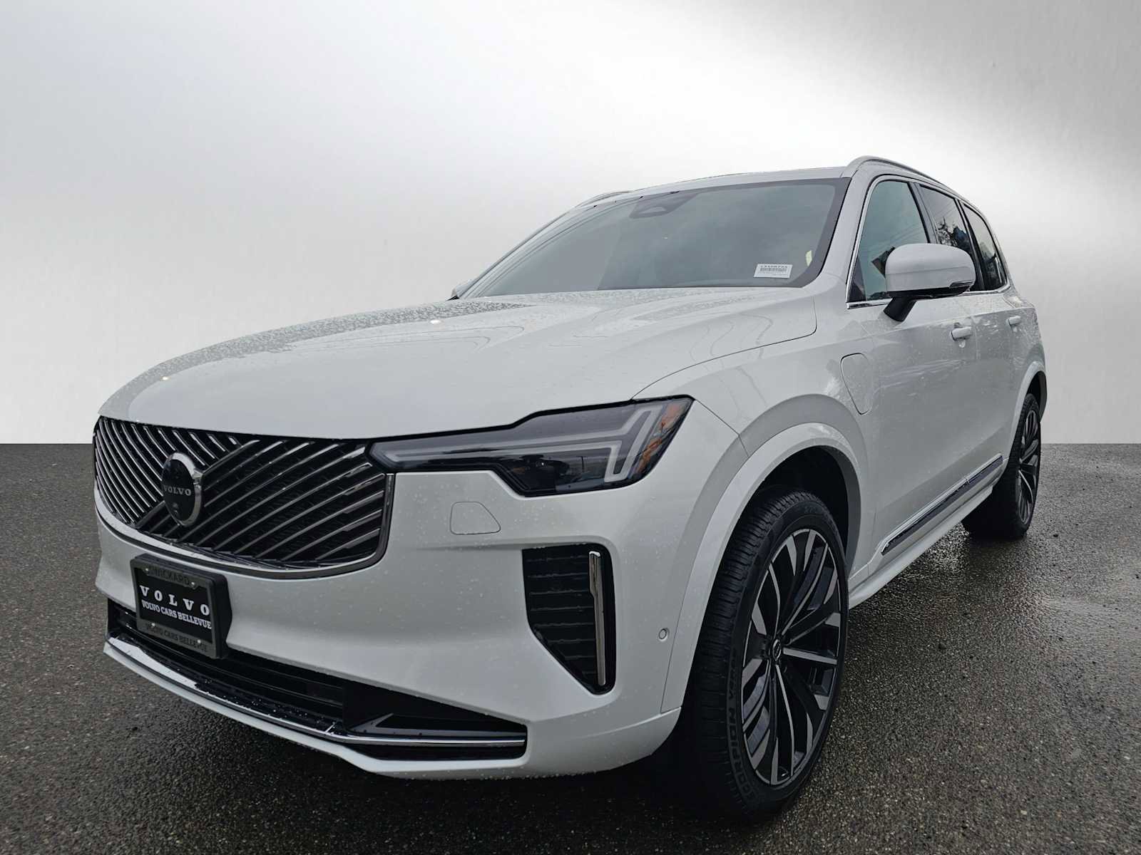 Certified 2025 Volvo XC90 T8 Ultra image 7