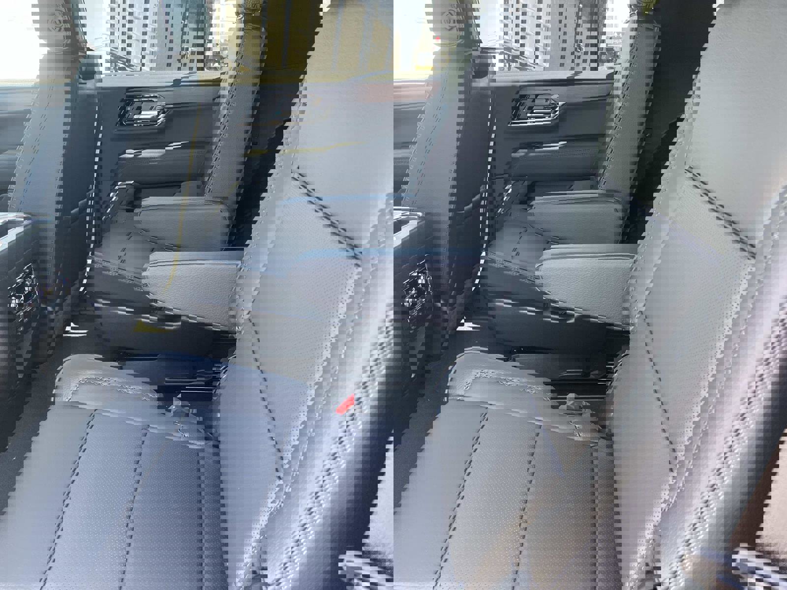 New 2026 GMC Yukon Denali w/ Denali Reserve Package image 24