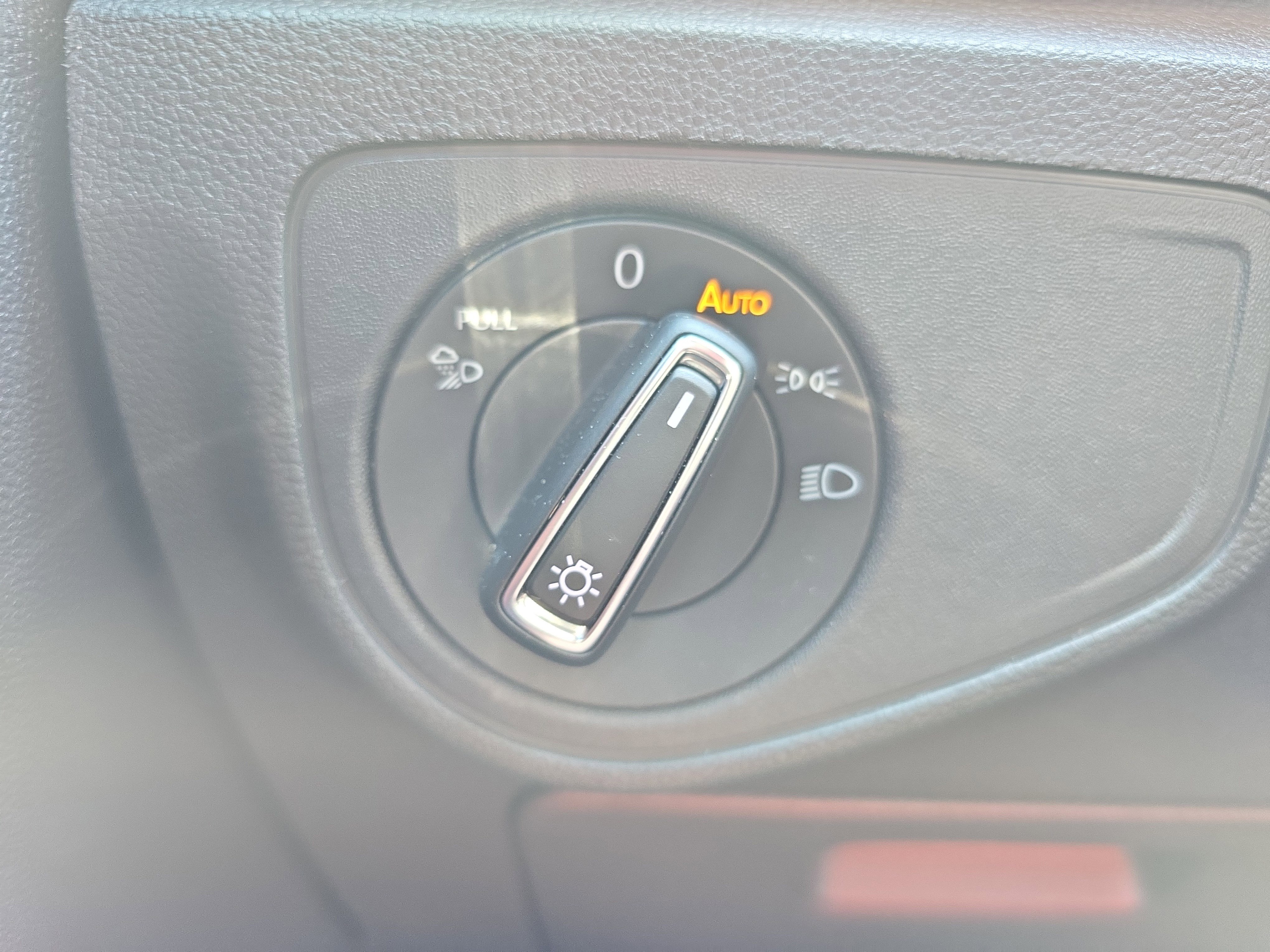 Used 2022 Volkswagen Atlas Cross Sport SE image 22