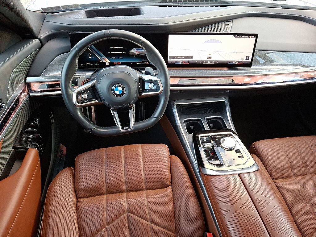 Certified 2023 BMW 760i xDrive image 2