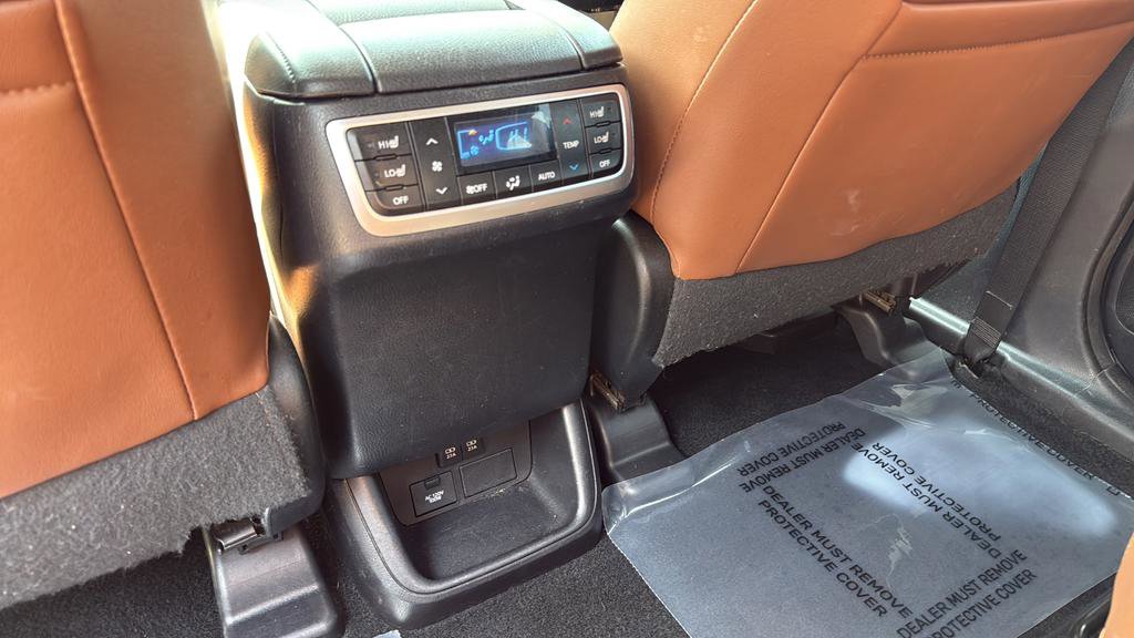 Used 2018 Toyota Highlander Limited Platinum image 17