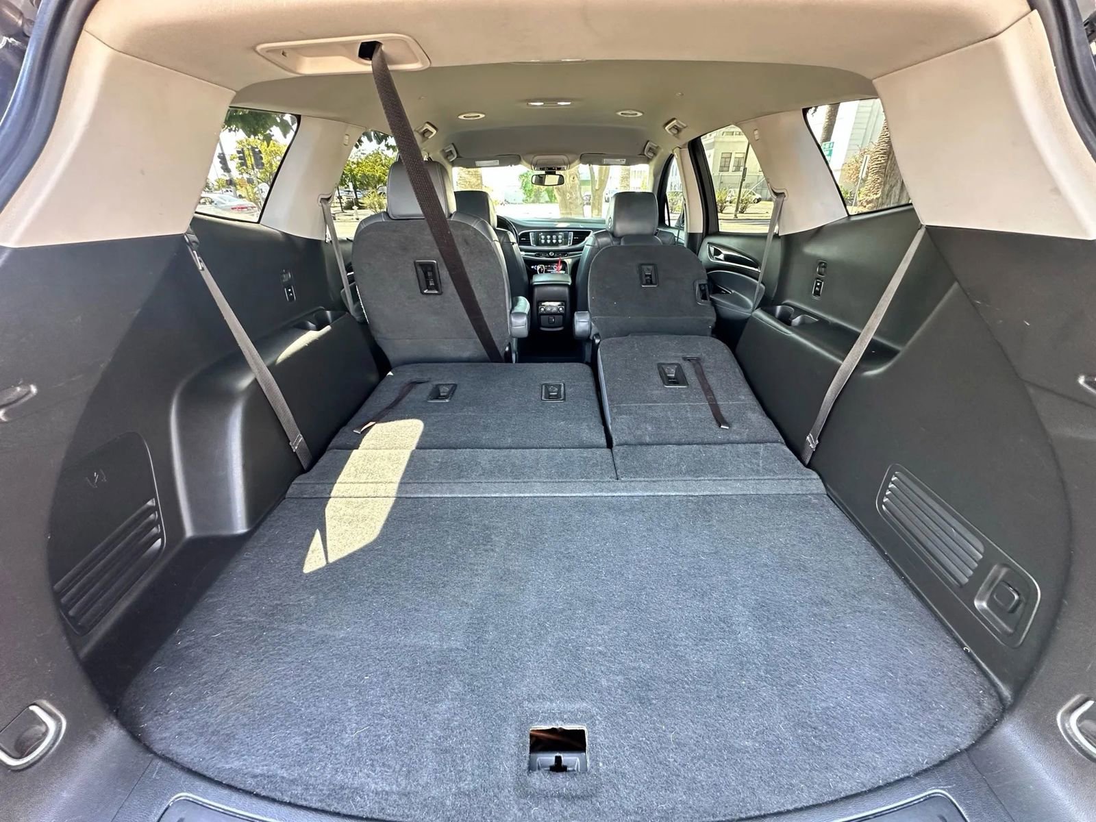 Used 2019 Buick Enclave Essence image 21