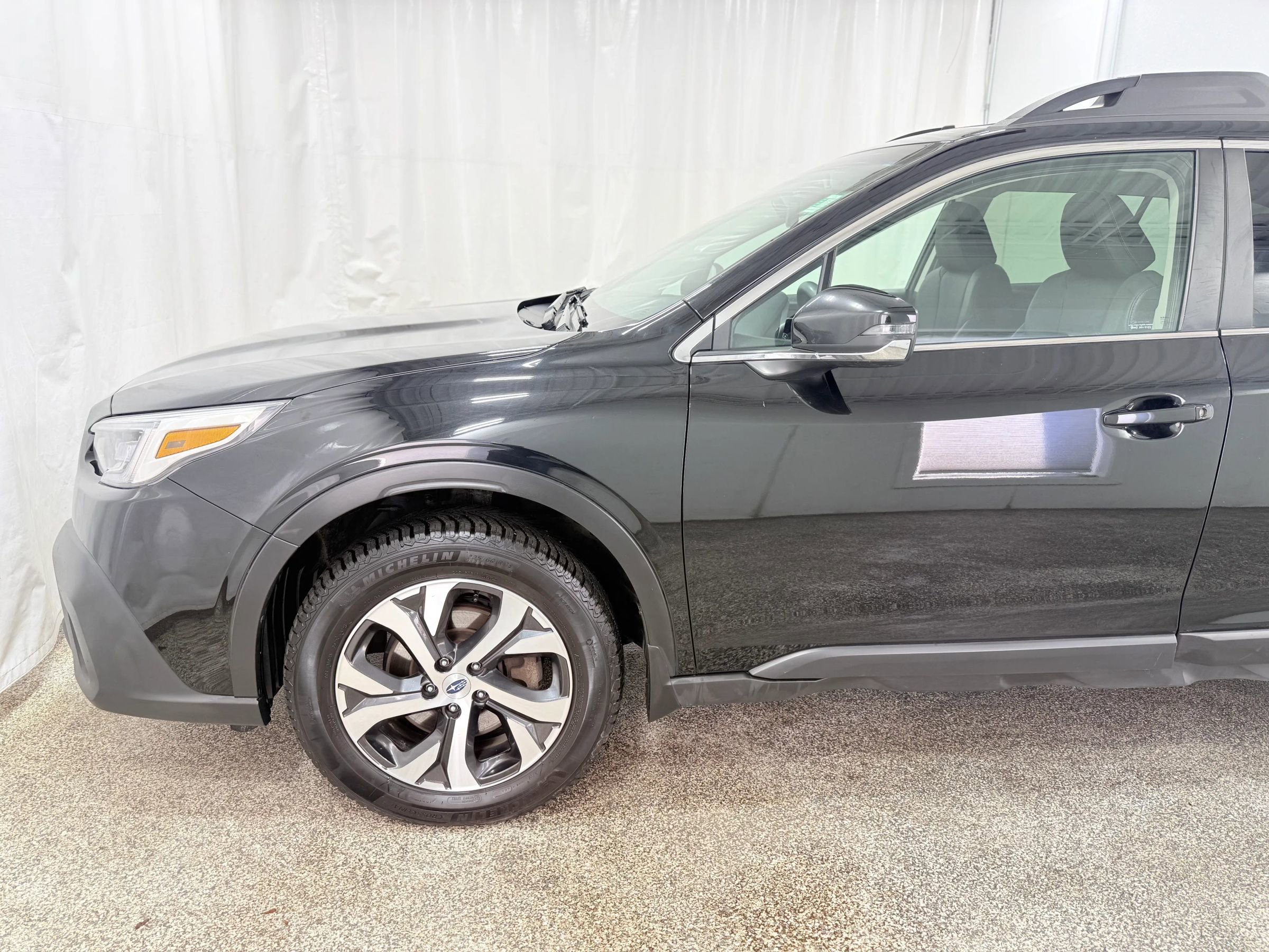 Used 2022 Subaru Outback Limited XT image 4