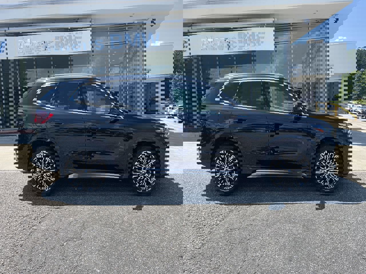 Certified 2025 BMW X1 xDrive28i w/ Technology Package image 9