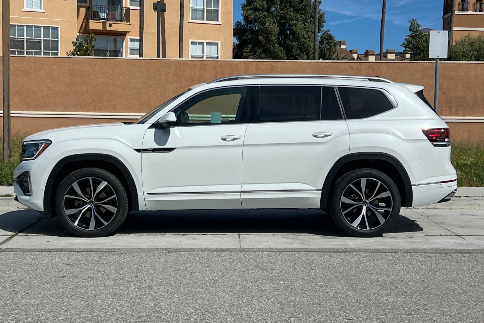 New 2026 Volkswagen Atlas SEL Premium R-Line image 7