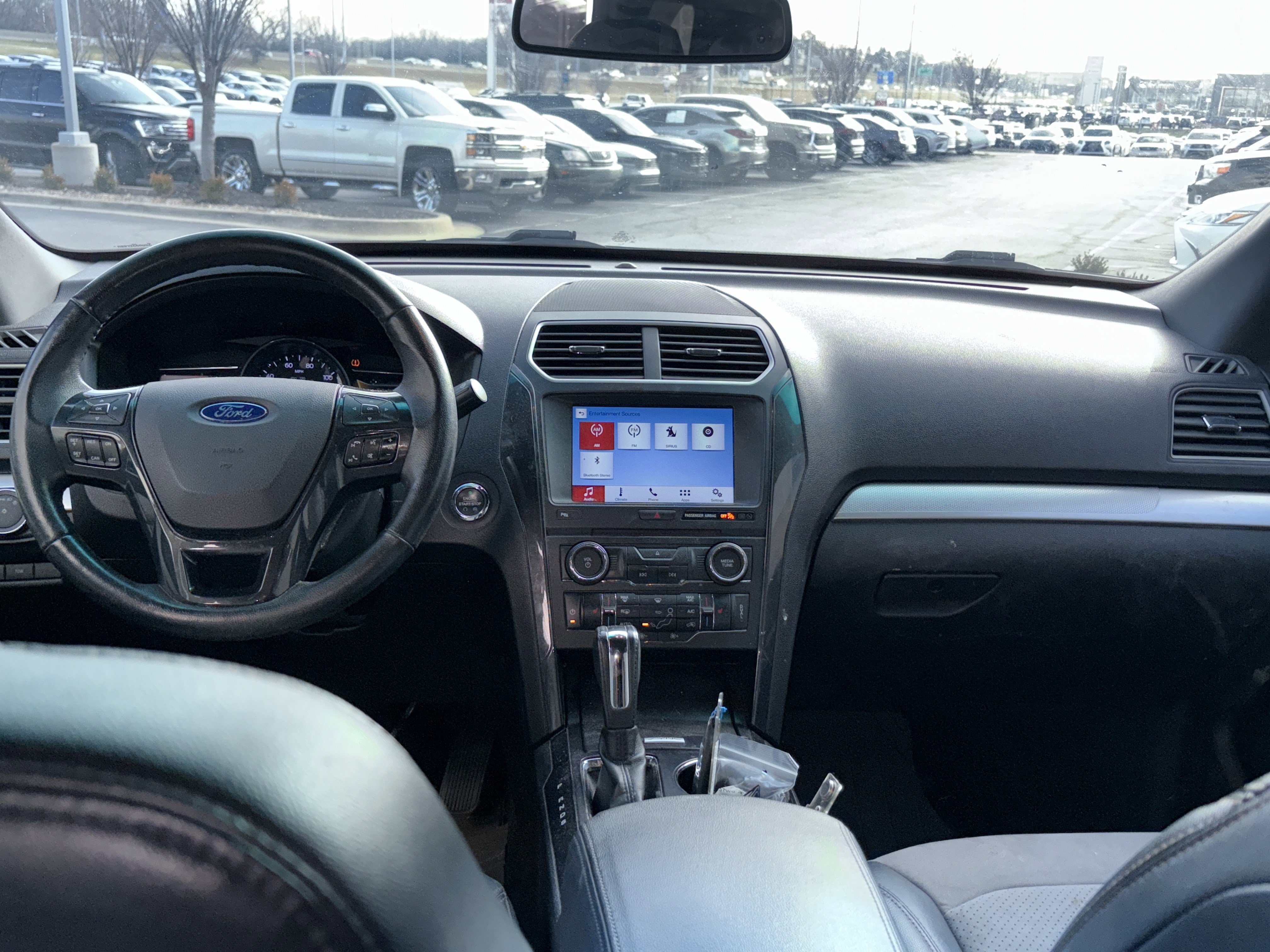 Used 2017 Ford Explorer XLT w/ Equipment Group 202A image 27