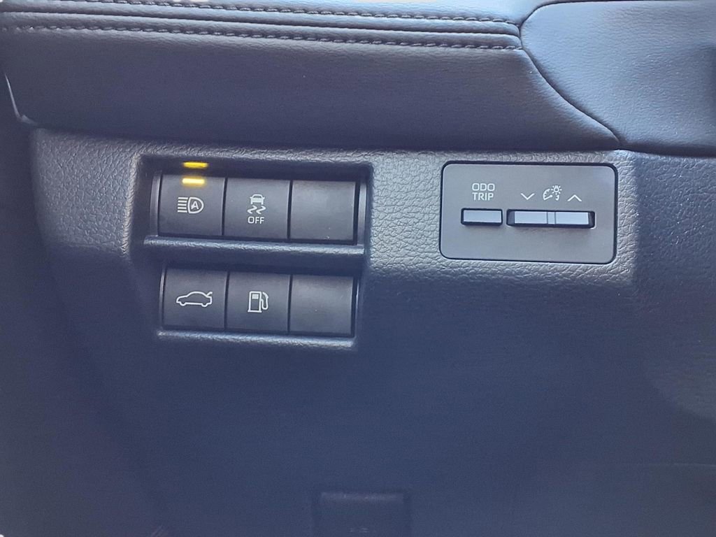 Used 2021 Toyota Avalon XSE image 22