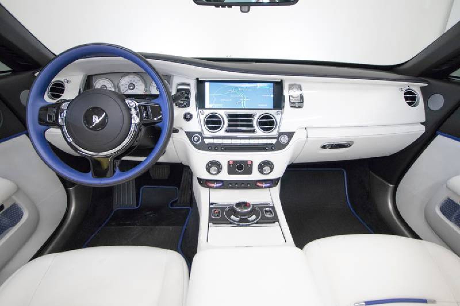 Used 2017 Rolls-Royce Dawn image 31