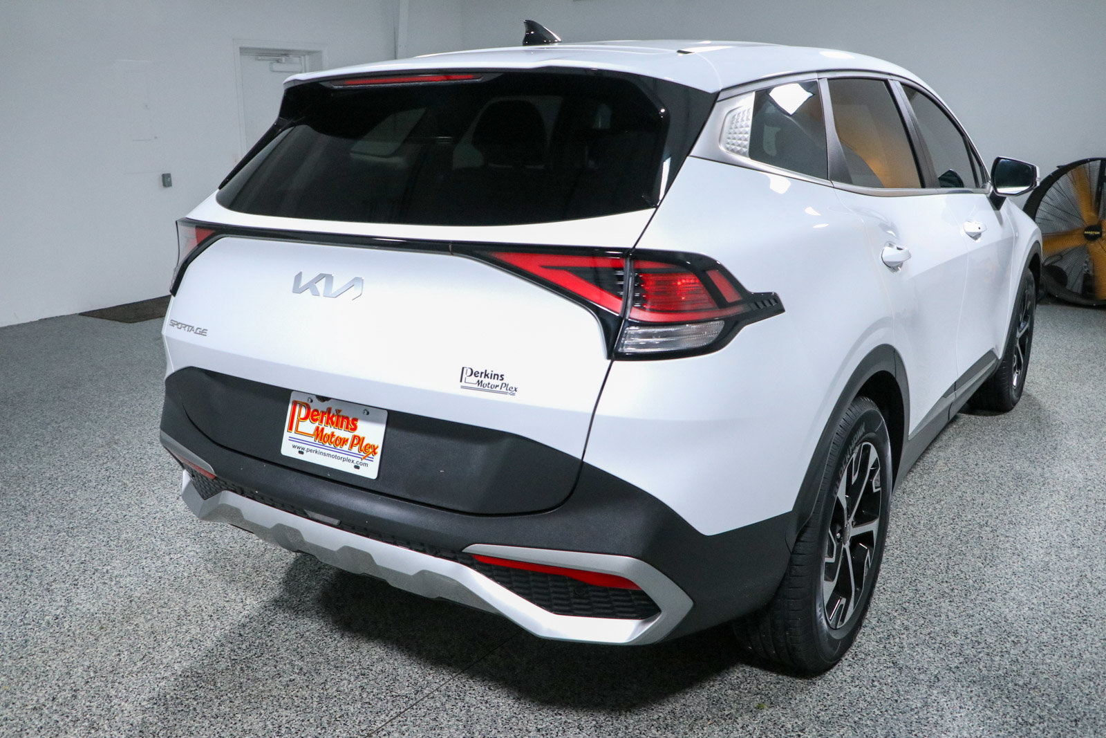 Used 2023 Kia Sportage EX FWD image 7