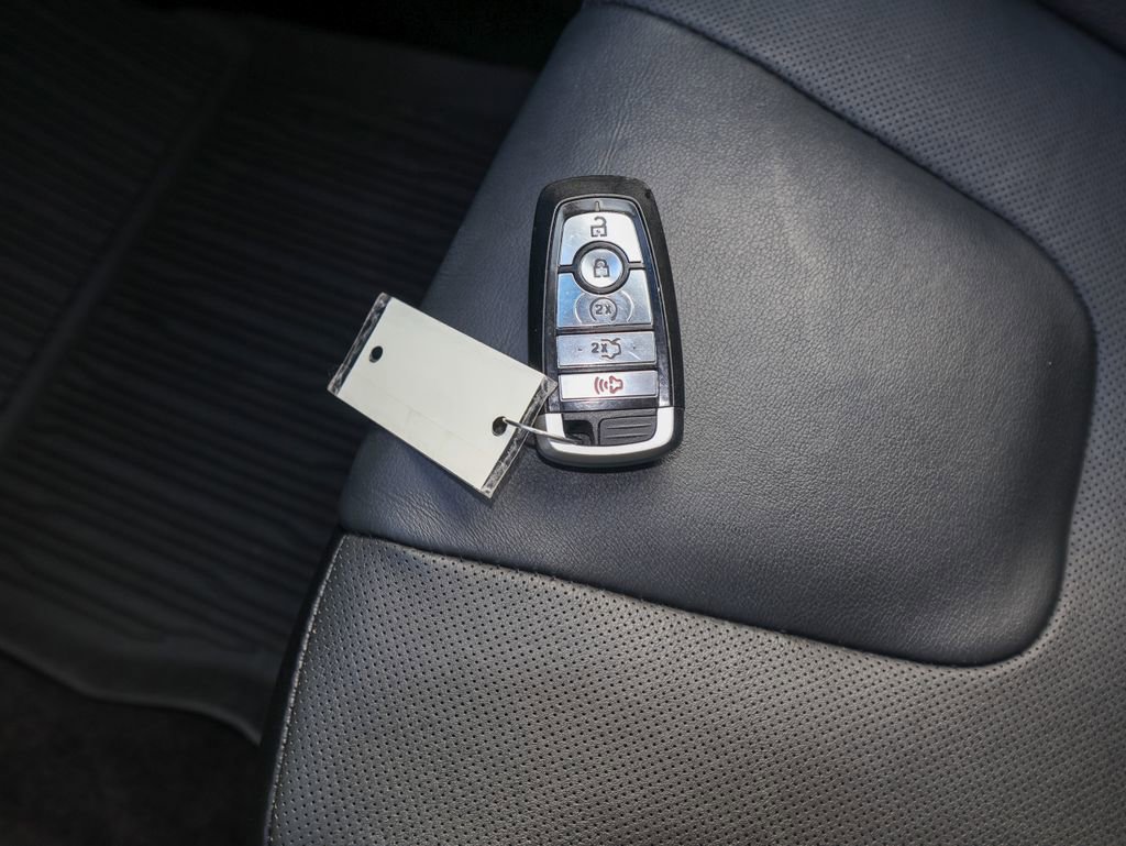 Used 2018 Ford Edge Titanium w/ Equipment Group 301A image 23