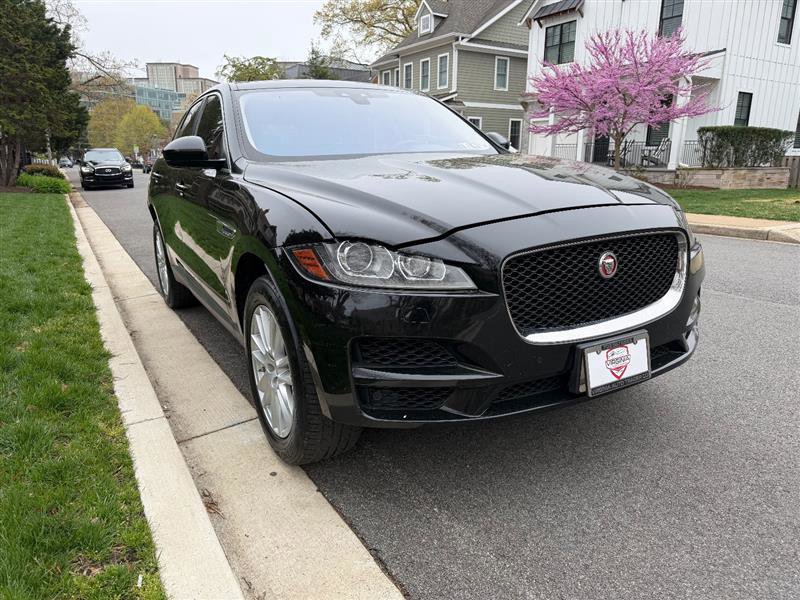 Used 2019 Jaguar F-PACE Prestige image 4