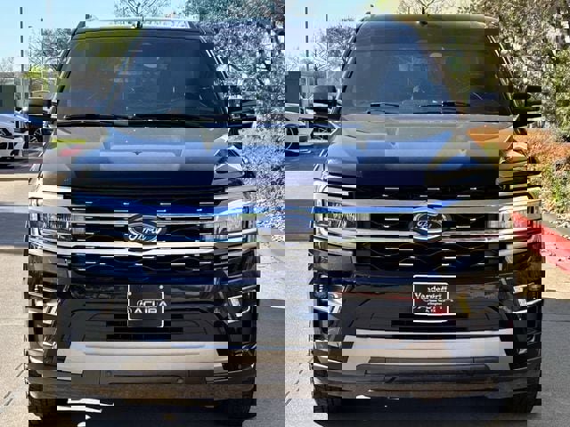 Used 2022 Ford Expedition Limited image 8