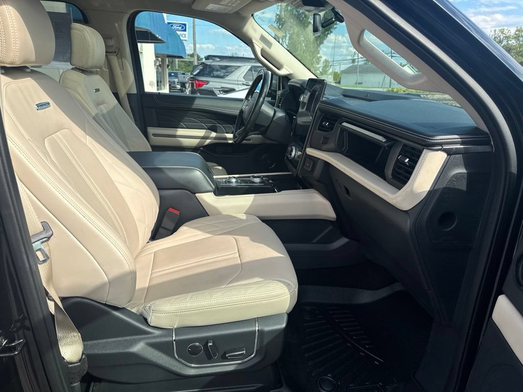 Used 2023 Ford Expedition Platinum AWD/4WD image 39