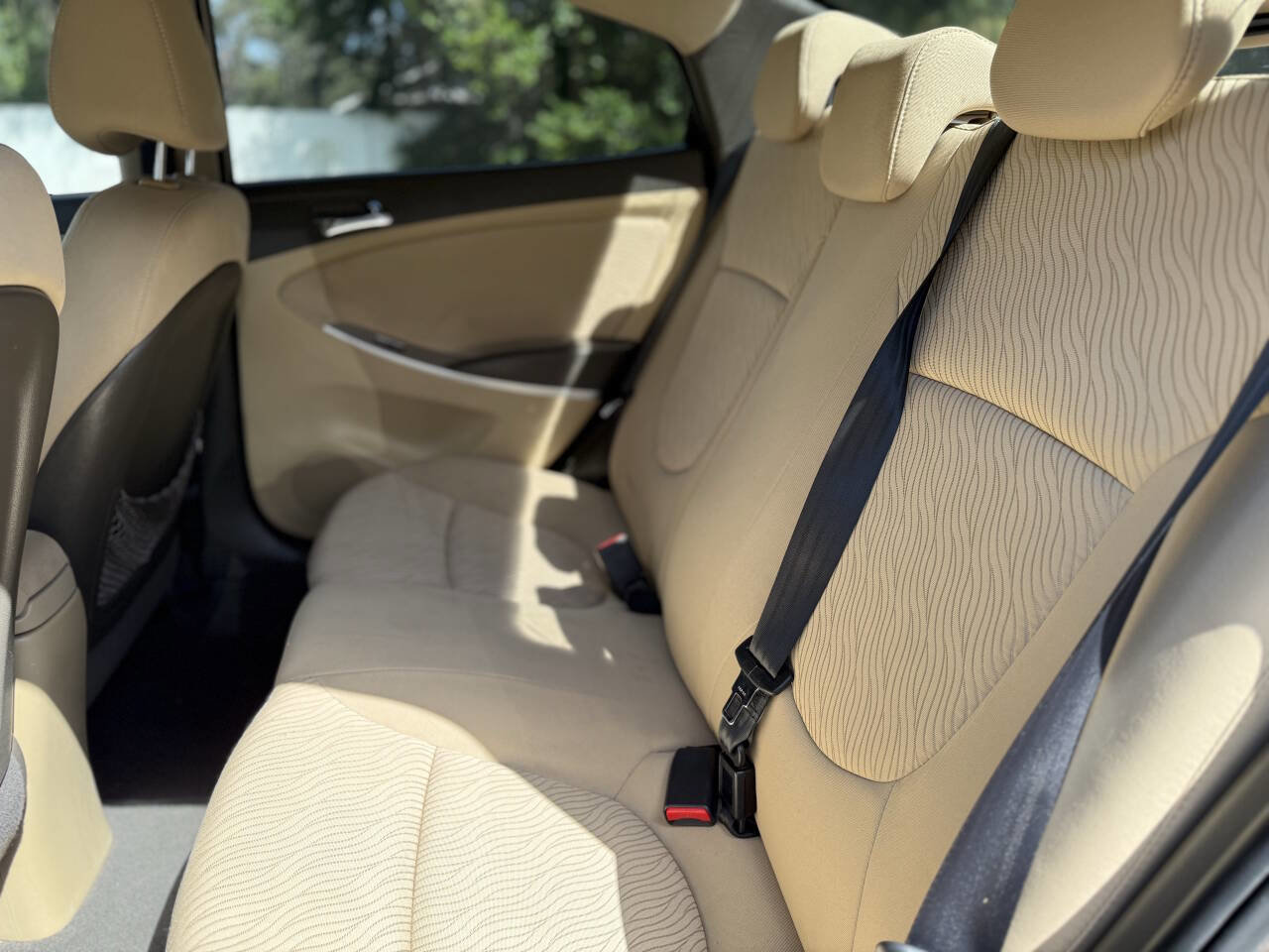 Used 2013 Hyundai Accent GLS w/ Premium Pkg FWD image 20