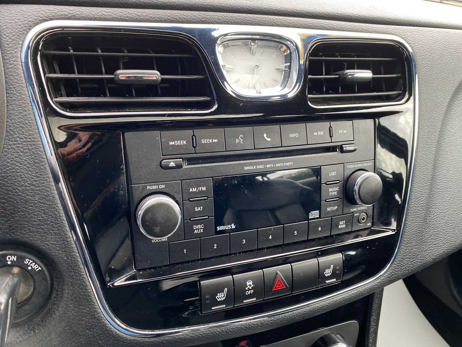 Used 2013 Chrysler 200 Limited FWD image 18