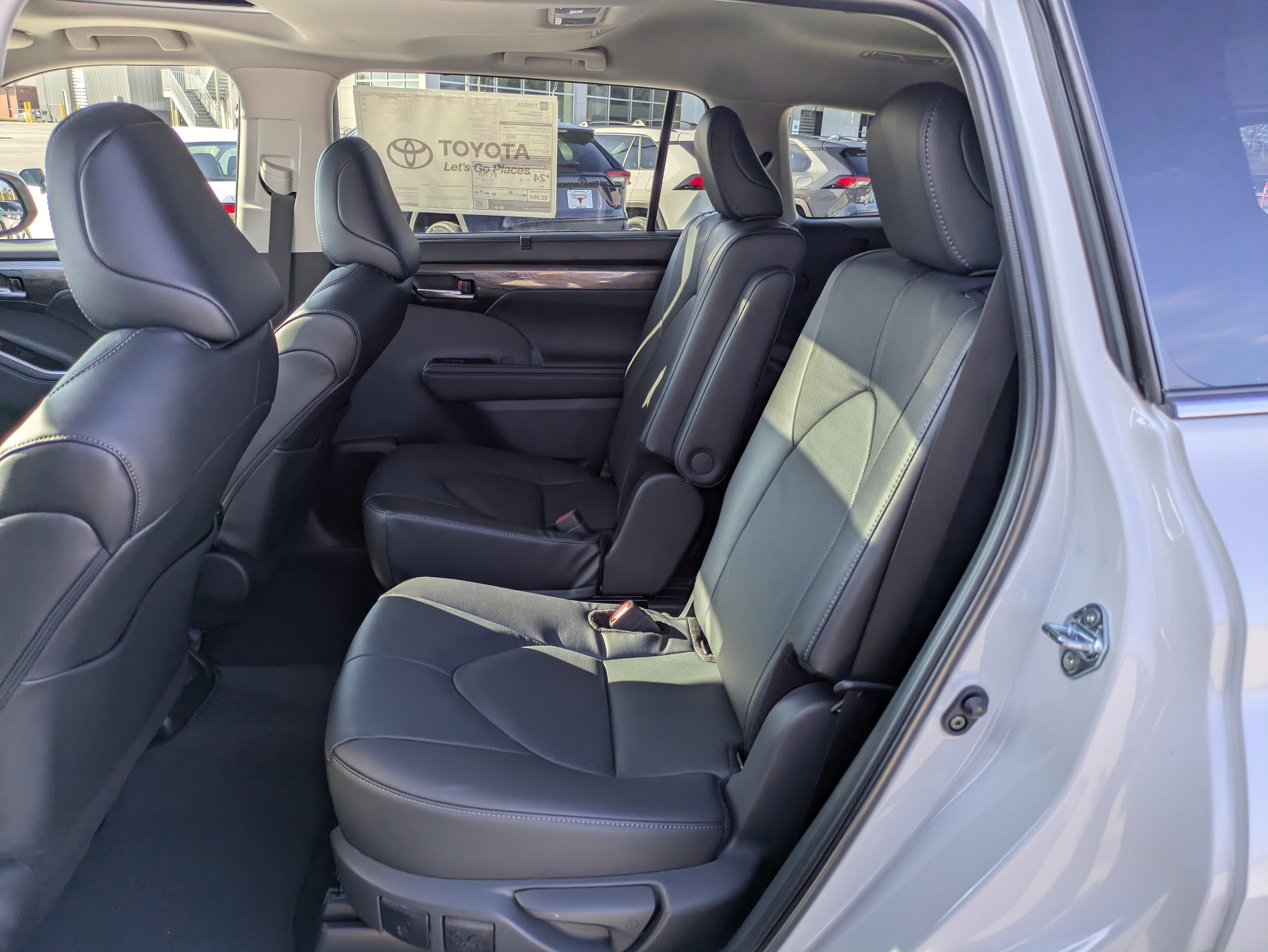 New 2026 Toyota Highlander Limited image 14