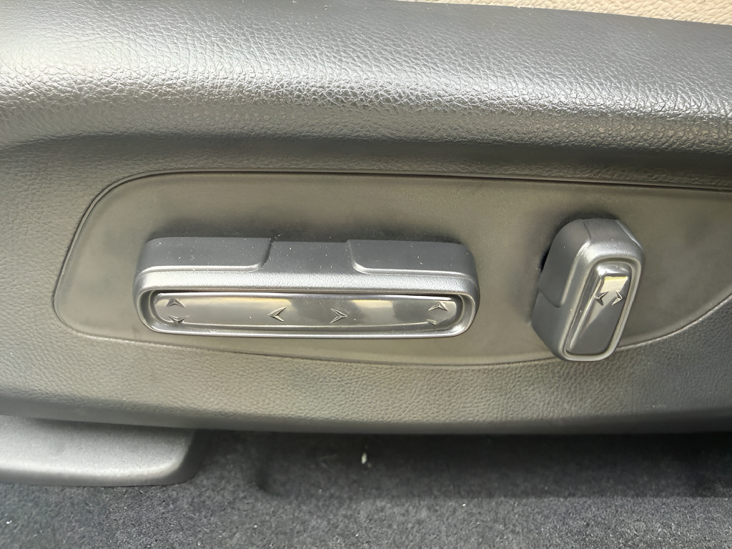 Used 2027 Honda HR-V EX-L image 10