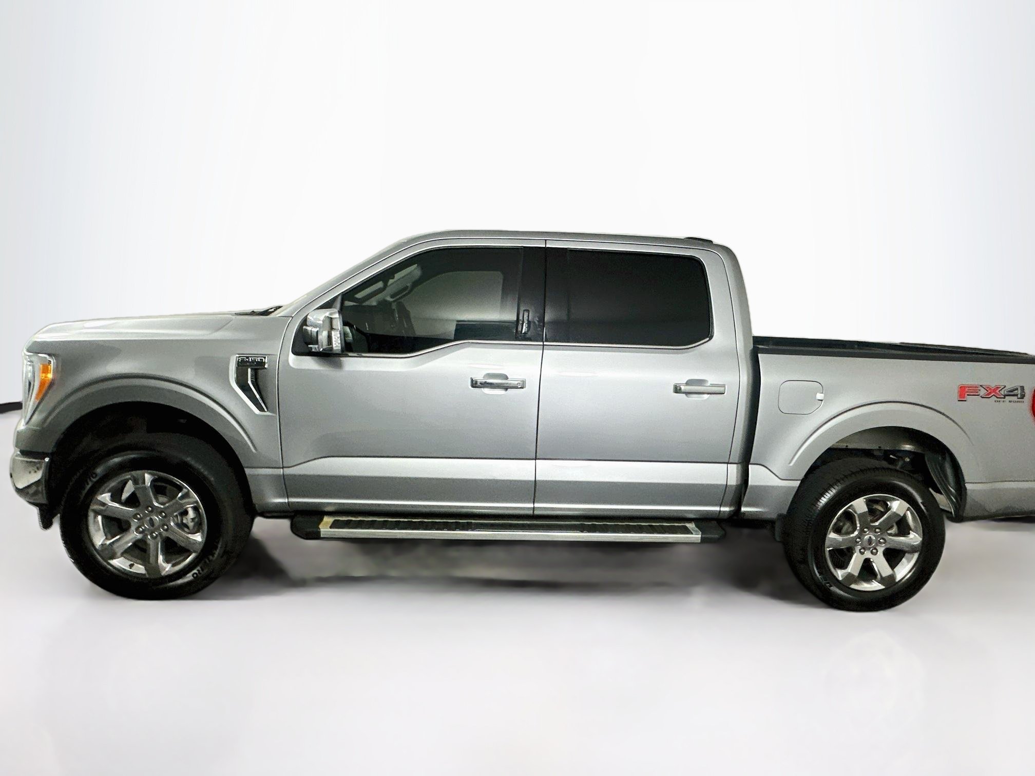 Used 2022 Ford F150 Lariat AWD/4WD image 4