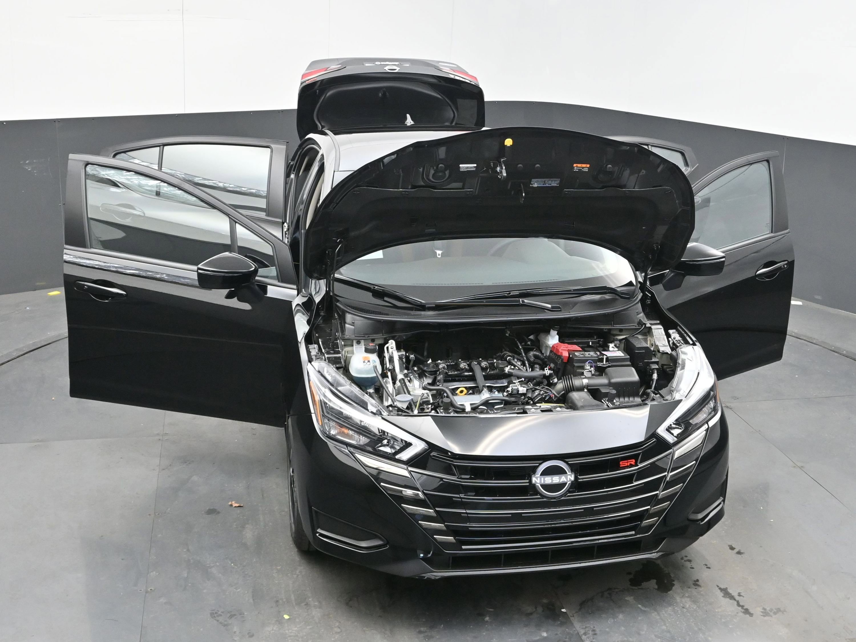 New 2025 Nissan Versa SR image 38