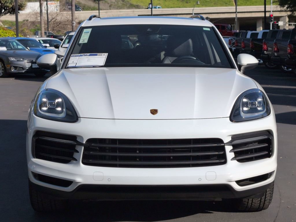 Used 2023 Porsche Cayenne Platinum Edition image 2