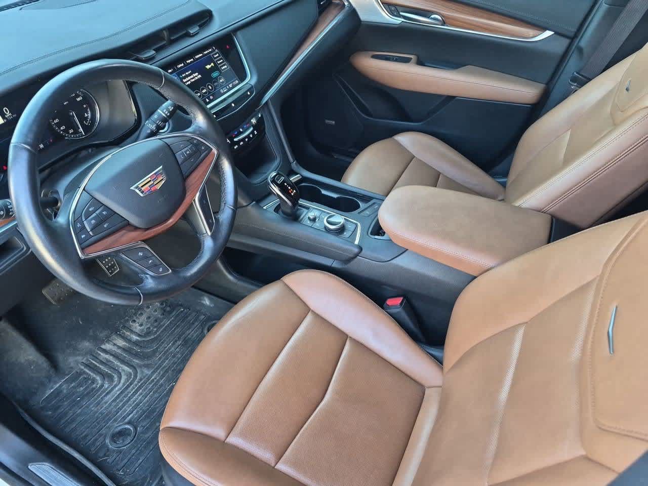 Used 2021 Cadillac XT5 Premium Luxury AWD/4WD image 2