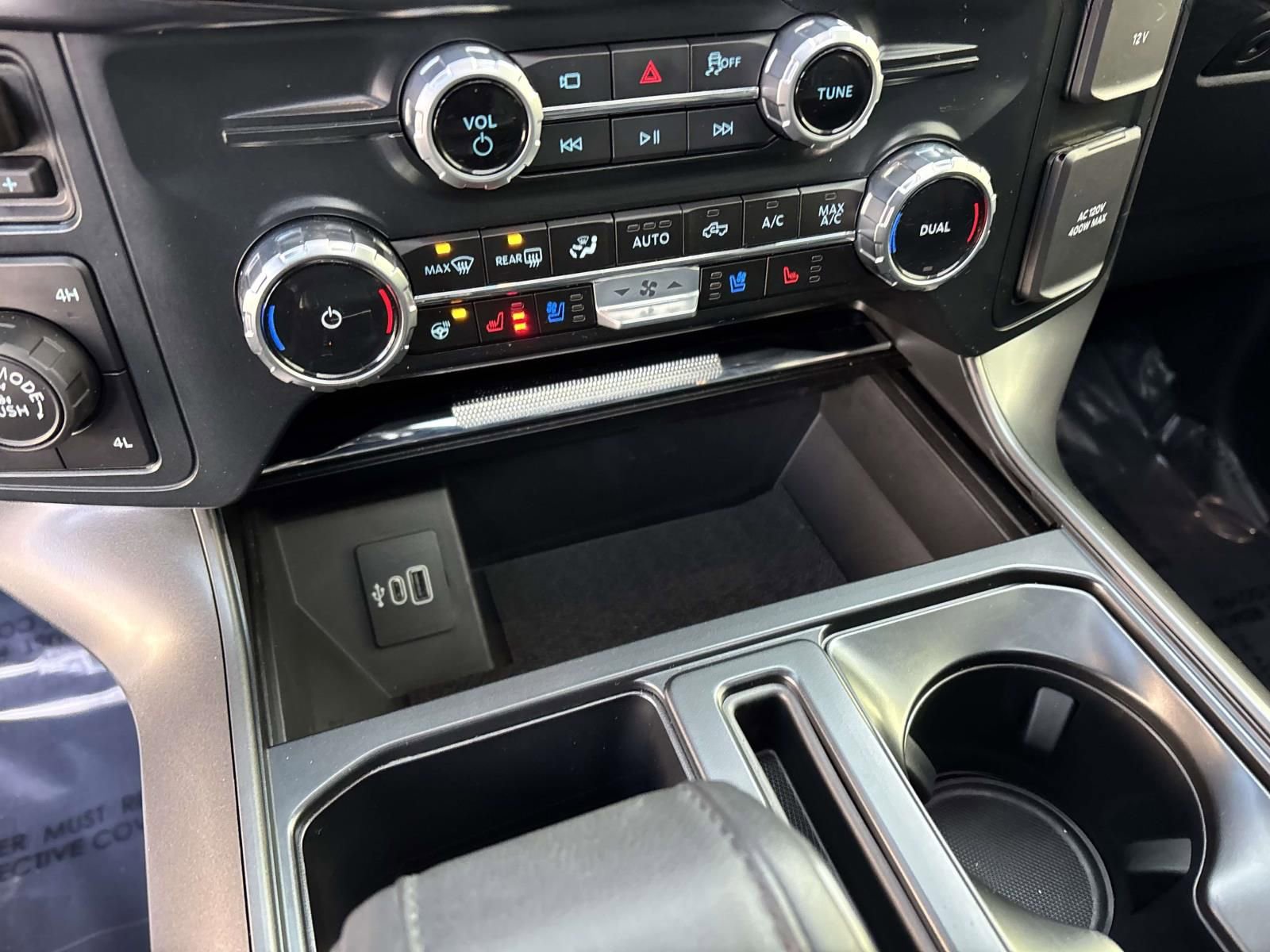 Used 2025 Ford F150 Lariat w/ Equipment Group 501A Mid image 26