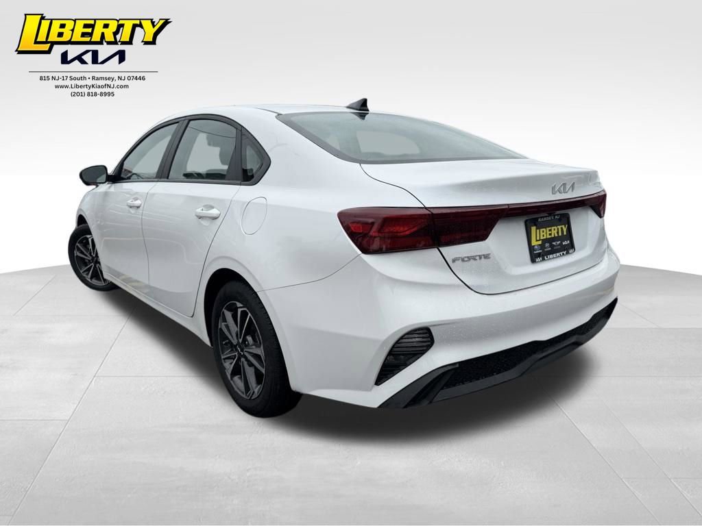 Used 2024 Kia Forte LXS image 5
