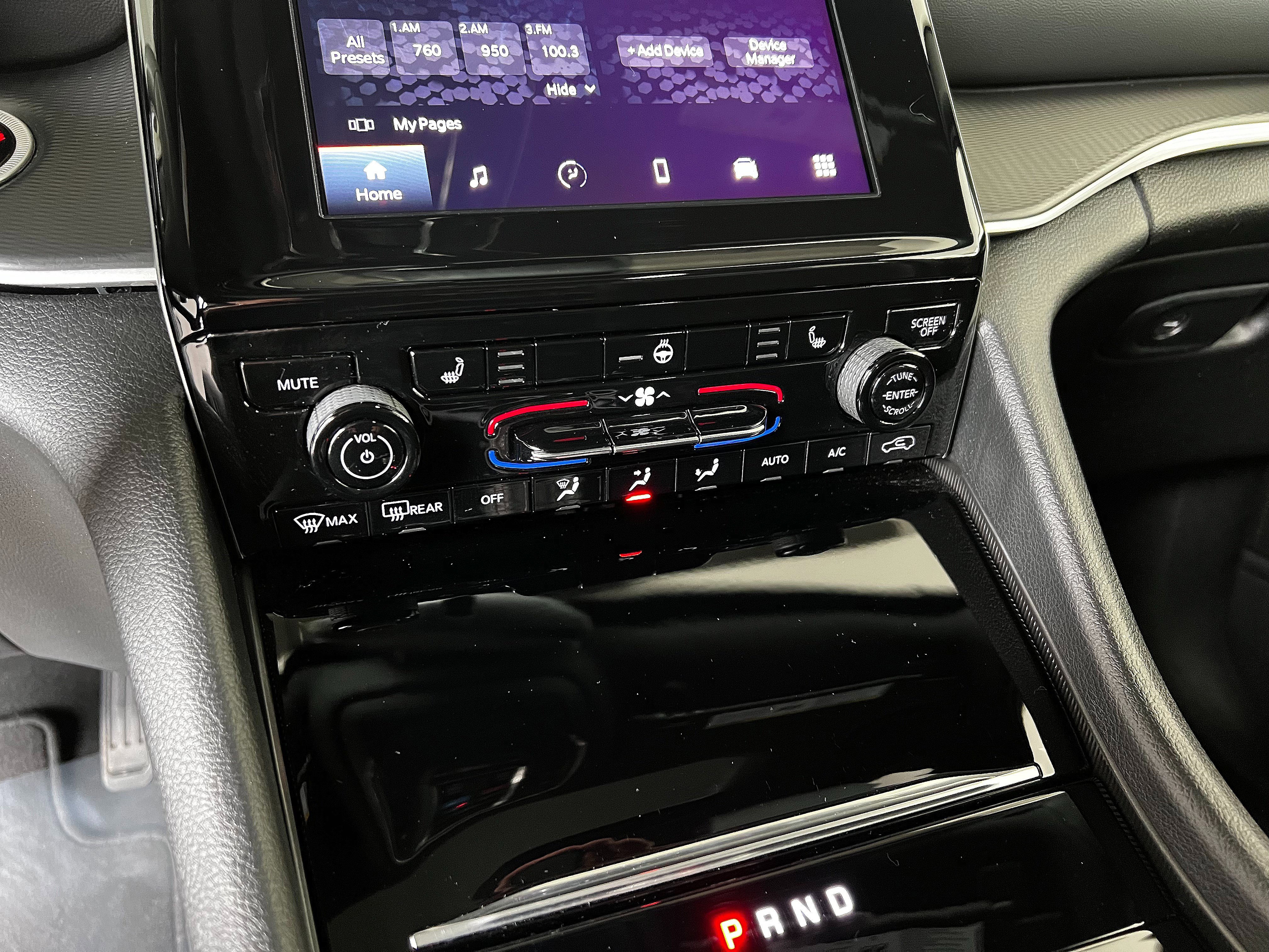 Used 2024 Jeep Grand Cherokee Altitude image 18