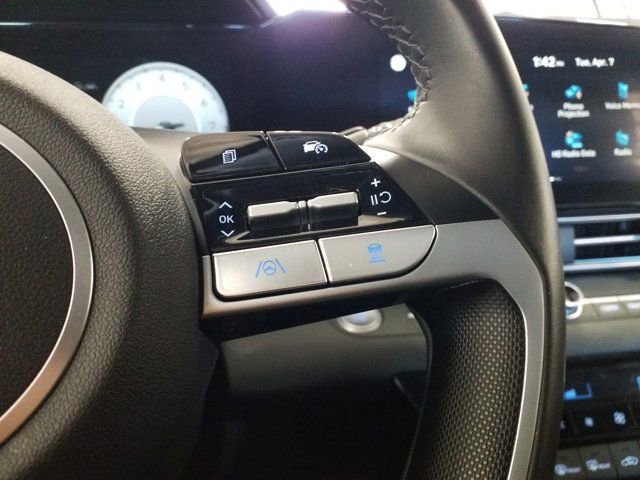 Certified 2025 Hyundai Elantra SEL w/ Cargo Package image 5