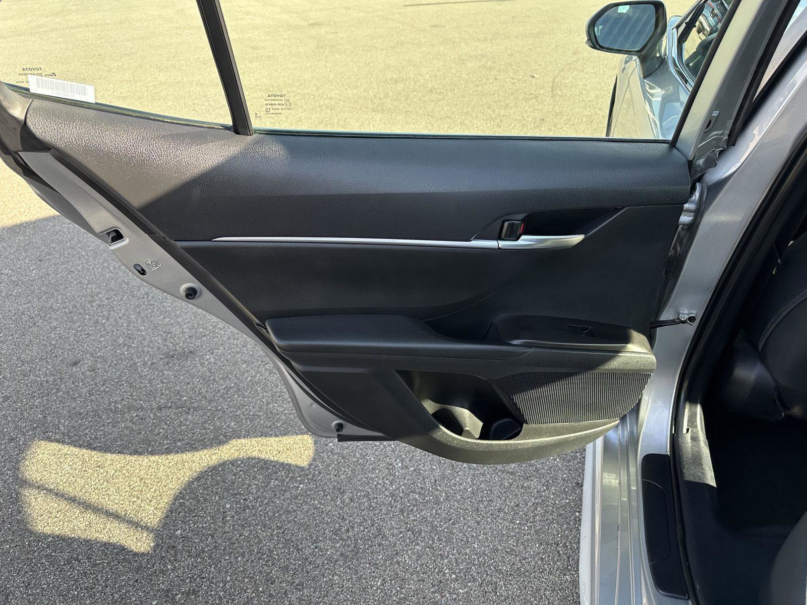 Used 2024 Toyota Camry SE image 14