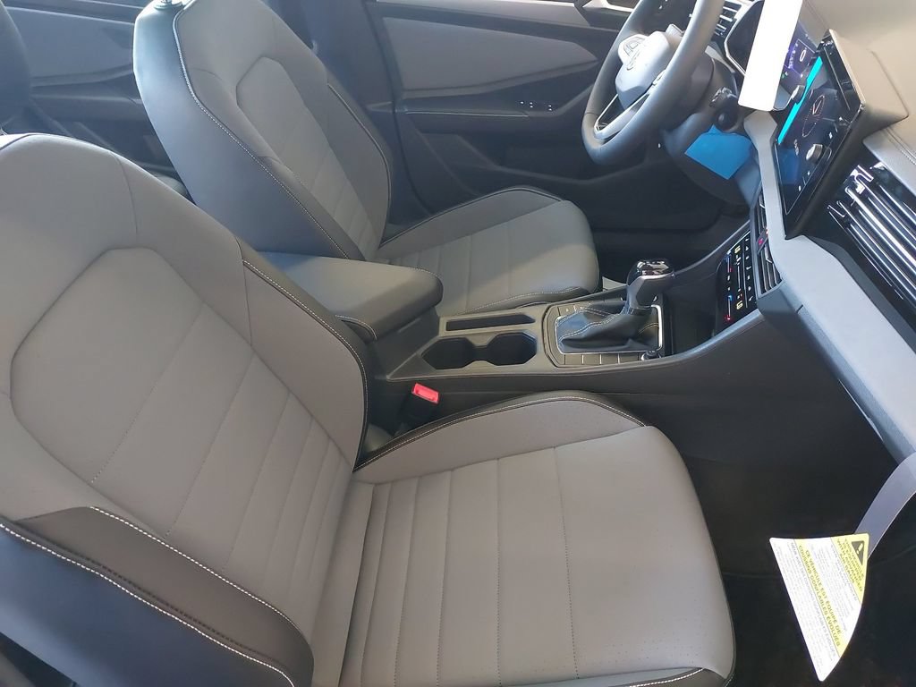 New 2026 Volkswagen Jetta SE FWD image 10