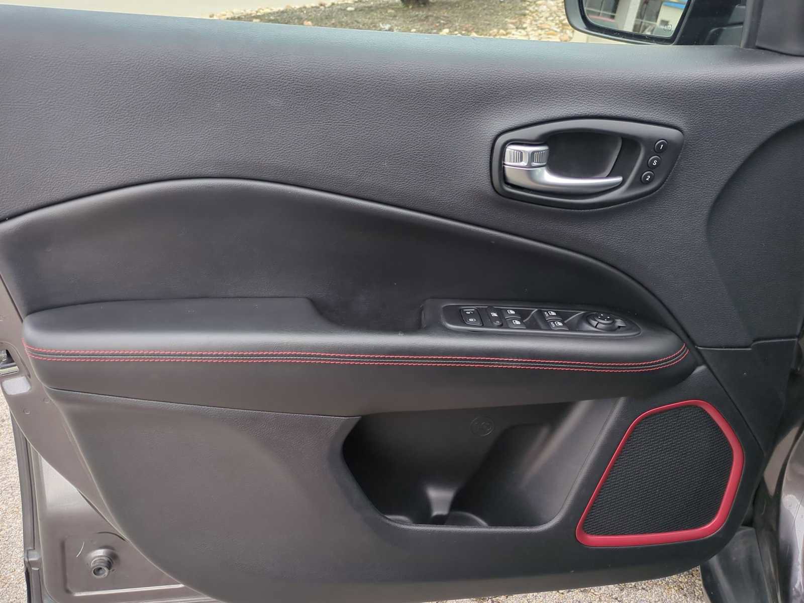 Used 2021 Jeep Compass Trailhawk AWD/4WD image 22