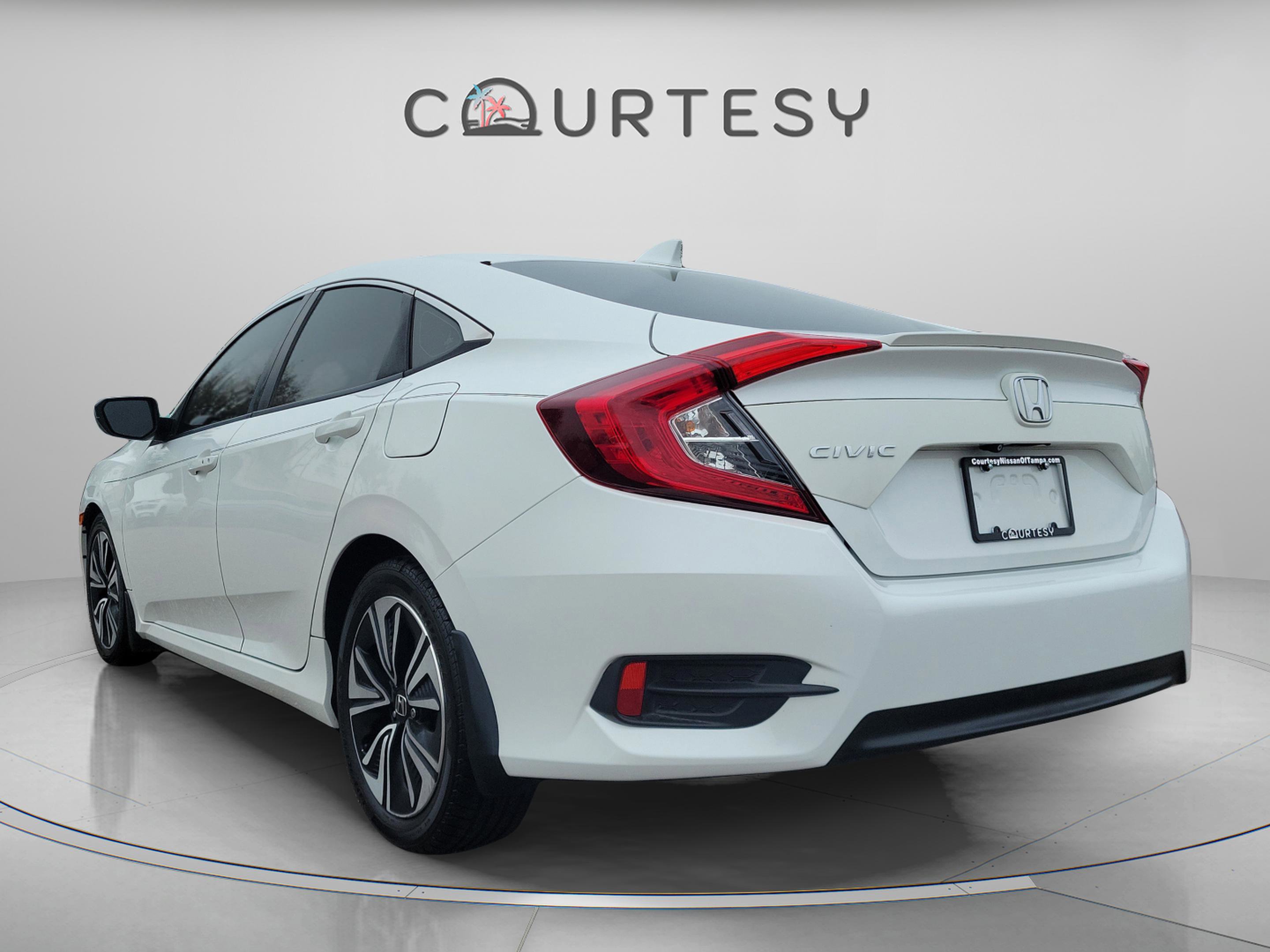 Used 2017 Honda Civic EX-T image 5