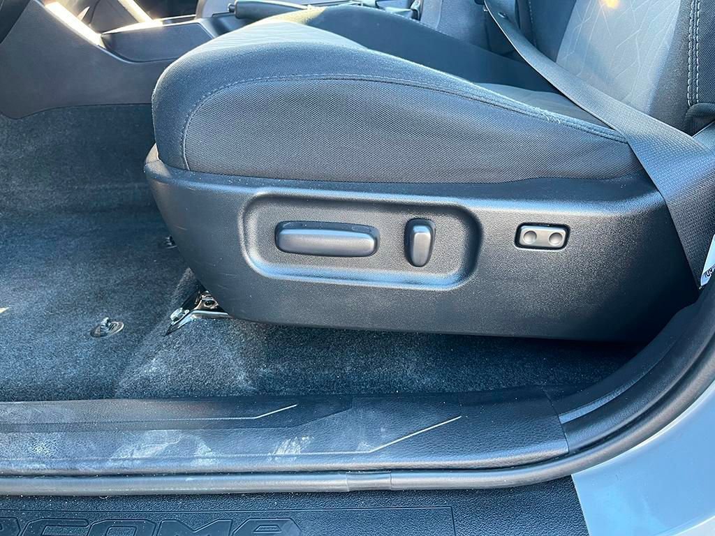 Used 2020 Toyota Tacoma TRD Off-Road image 15