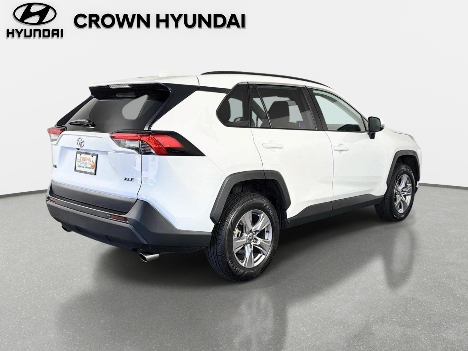 Used 2023 Toyota RAV4 XLE FWD image 6